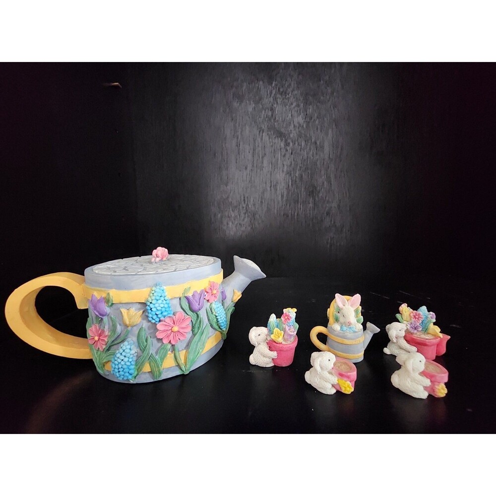 Decorative Spring Flower Pot With Animal Trinkets Inside 3" Tall